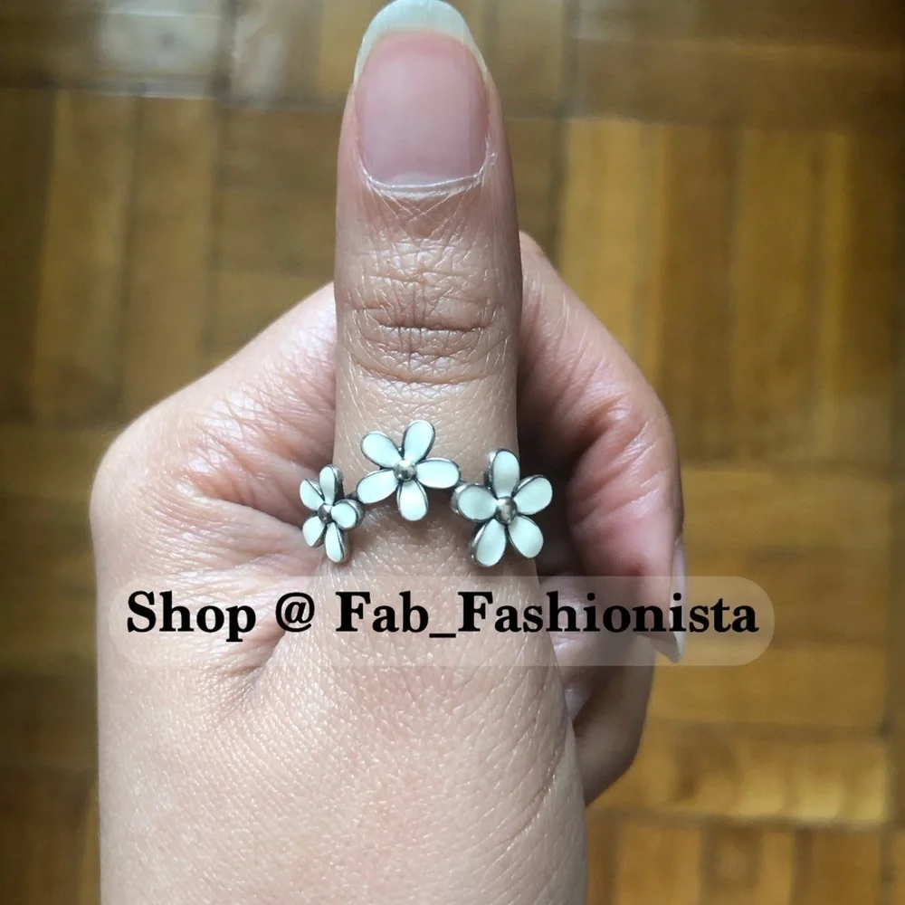Pandora Sterling Silver 3 flower Daisy Ring
